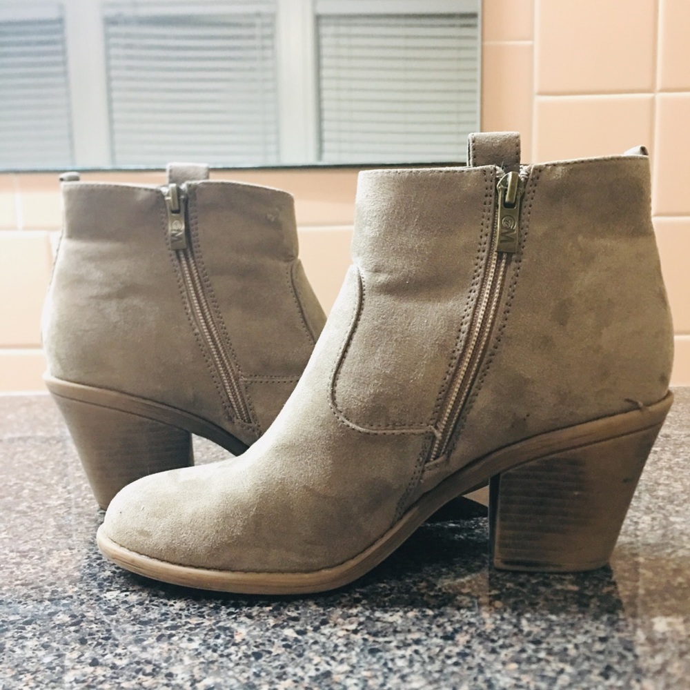 Chelsea Moreland Heeled ankle boots.🤩🙂 - Picture 2 of 7